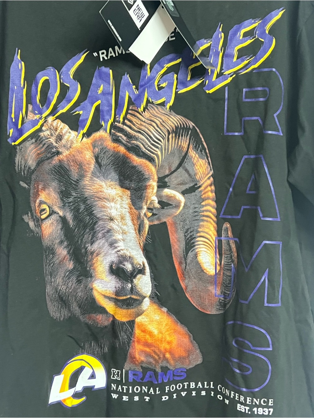 New Era Los‎ Angeles Rams Black Graphic Tee with Yellow & Purple Accents - Picture 5 of 5